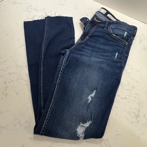 Hollister Blue Skinny Jeans with Distressed Details - Picture 6 of 9
